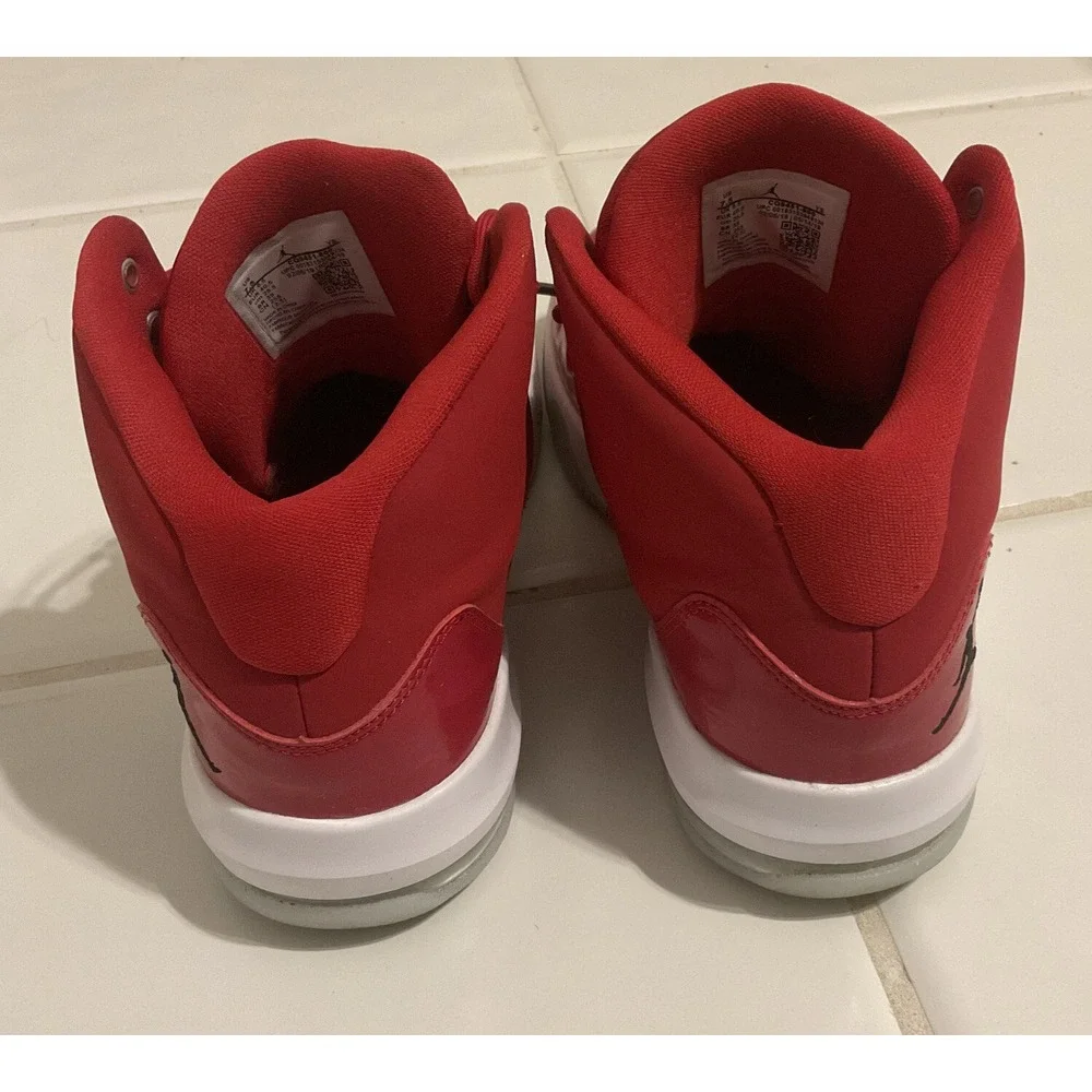 Men's Jordan Max‎ Aura Shoes Sneakers Basketball Gym Red Size 7.5 CQ9451-600